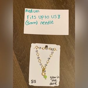 Medium row counter. For knitting. Fits up to US 8 (5mm) needles. Handmade.